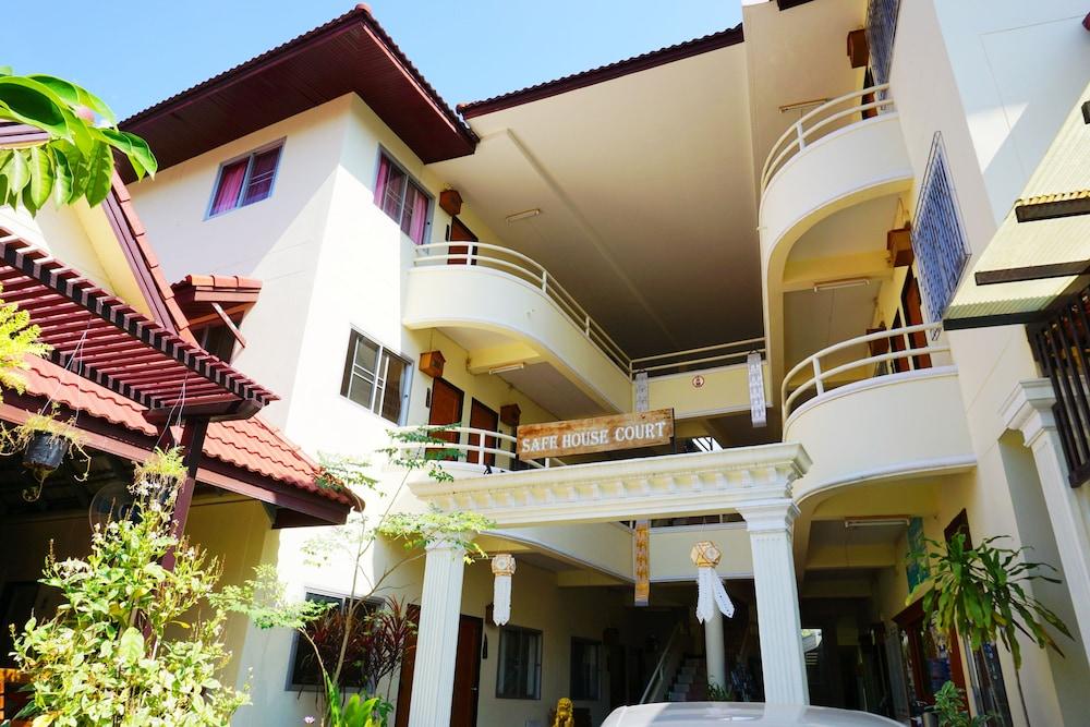 Safe House Court Hotel Chiang Mai Exterior photo